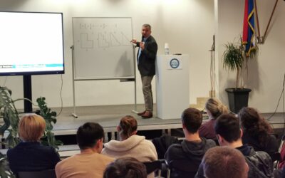 Predavanje o beskonačnosti: učenici oduševljeni gostovanjem matematičara dr. sc. Ivice Martinjaka
